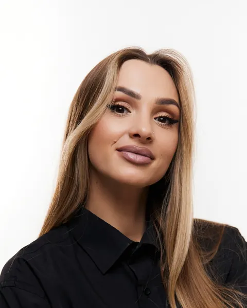 Vika, top barber